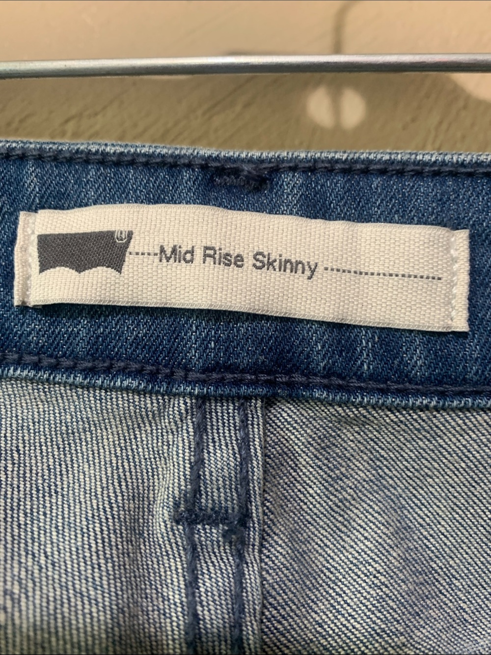 Levi's size 12/31 Light Blue Cropped Jeans with Side Stitch Detail NWT - Picture 6 of 6